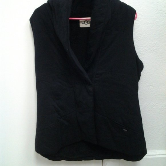 UGG Bexley Shearling Vest - Picture 4 of 10